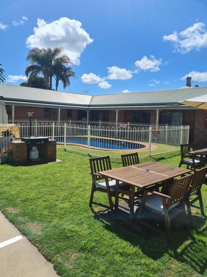 Regency Court Motel Cobram Exteriér fotografie